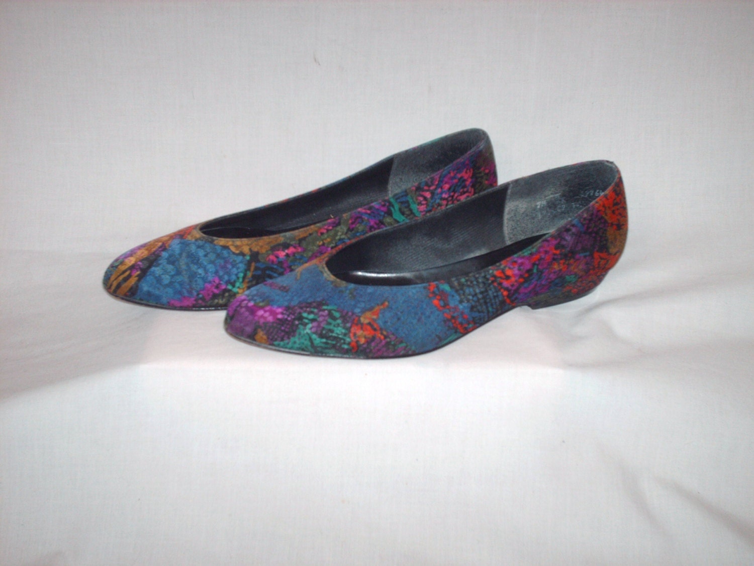 Vintage 1980s Flat Shoes Multicolored Splatter Style