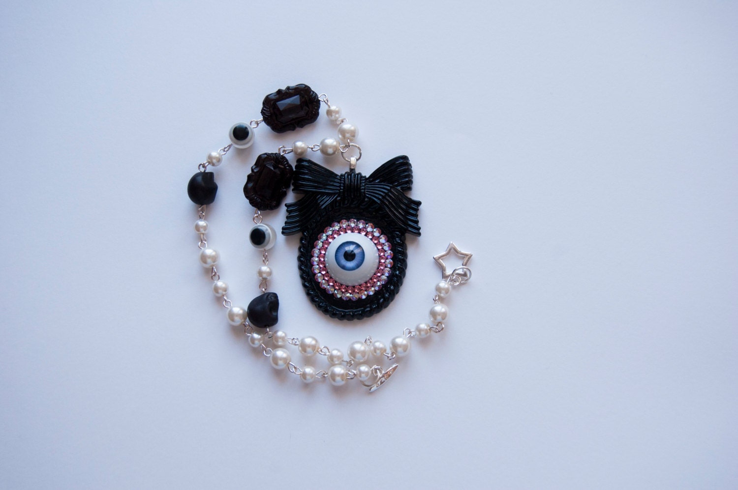 Creepy Candy Eyeball Necklace - Black