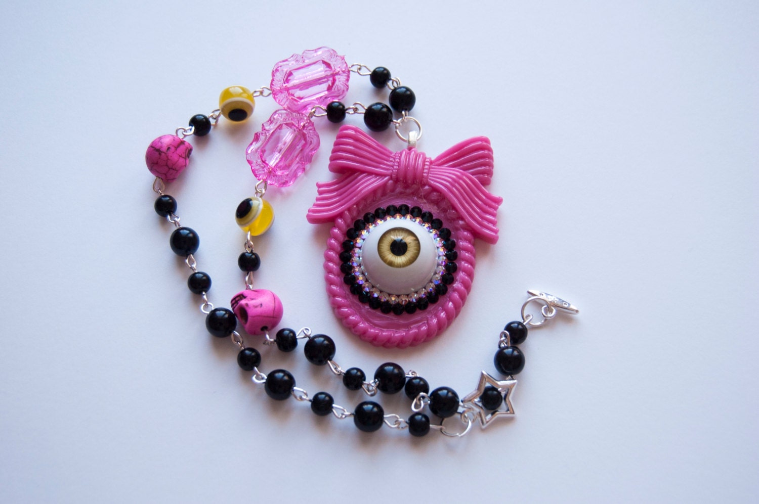 Creepy Candy Eyeball Necklace - Hot Pink