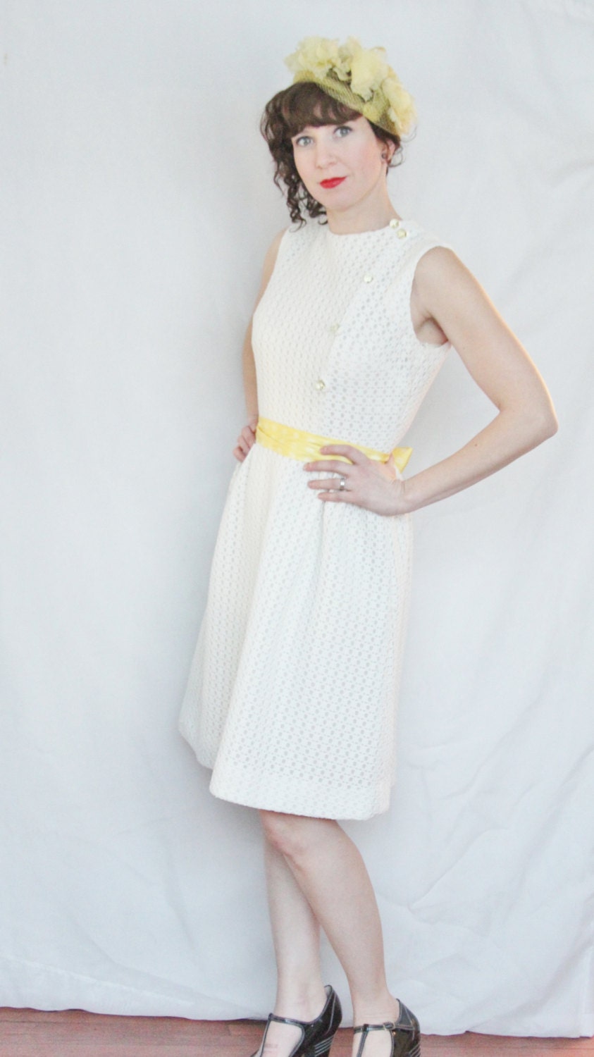 Beautiful Vintage Sleeveless White Dress With Lucite Buttons and Yellow Polka Dot Sash - foundundertheeaves