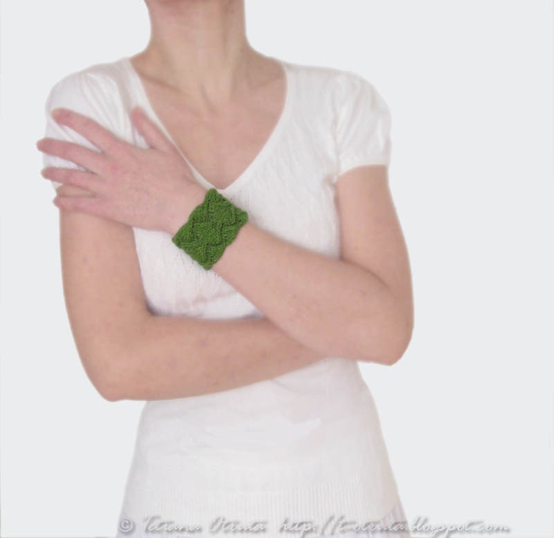 Hand knit lace bracelet, green gift for girl teen women wrist cuff accessory