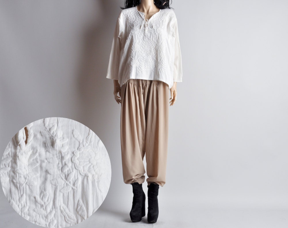 white floral embroidered oaxacan top / cotton / hippie / s / m