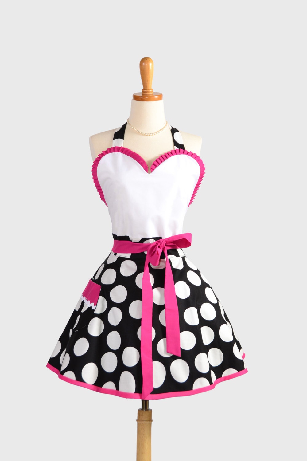 Sexy Retro Pinup Apron : Flirty and Cute Moda Half Moon Black and White Polka Dot Sweetheart Apron With Hot Pink in Vintage Style Full Skirt
