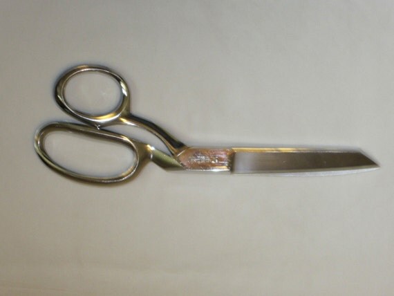 Well Balanced Singer Sewing Scissors Made in by AlvetaVintageItems