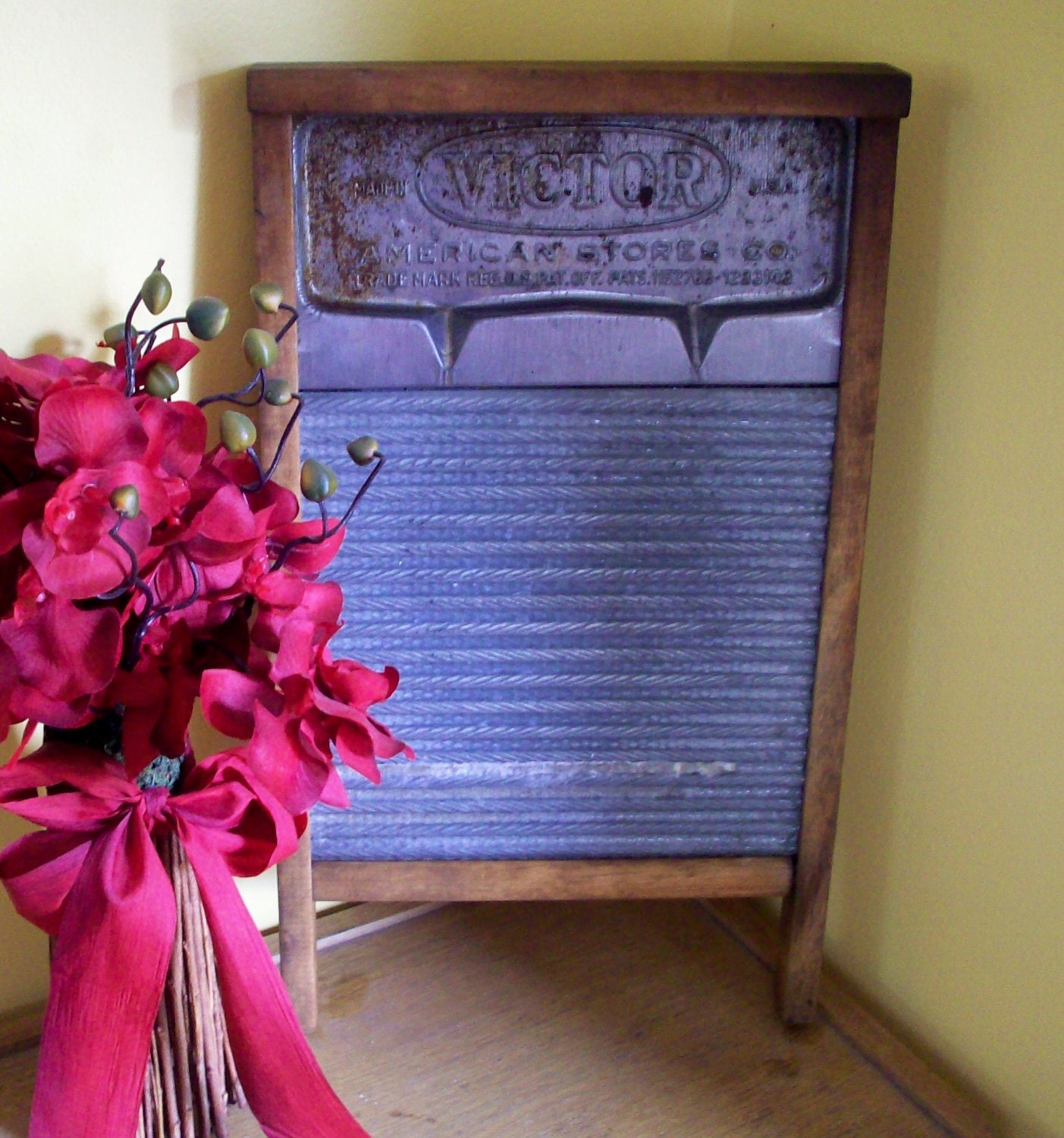 Antique Washboard Victor American Stores Co Made by