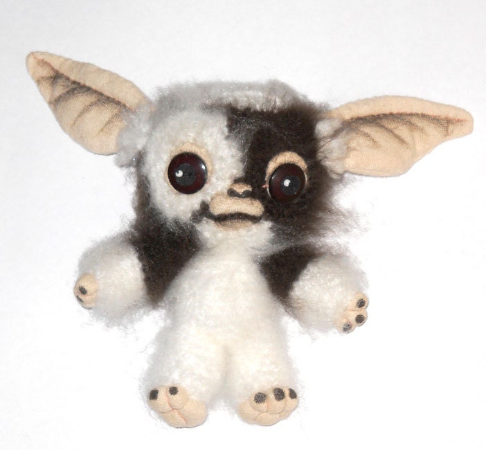 gizmo predator doll