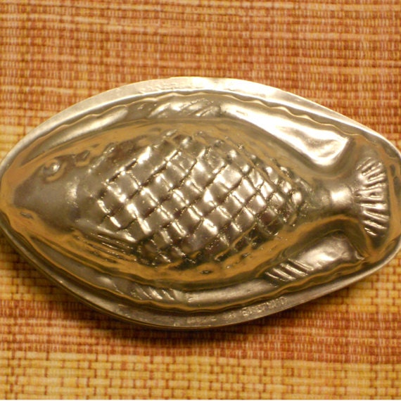 Vintage Tin Fish Shaped Molds Mfr. Nutbrown by LiliBVintage