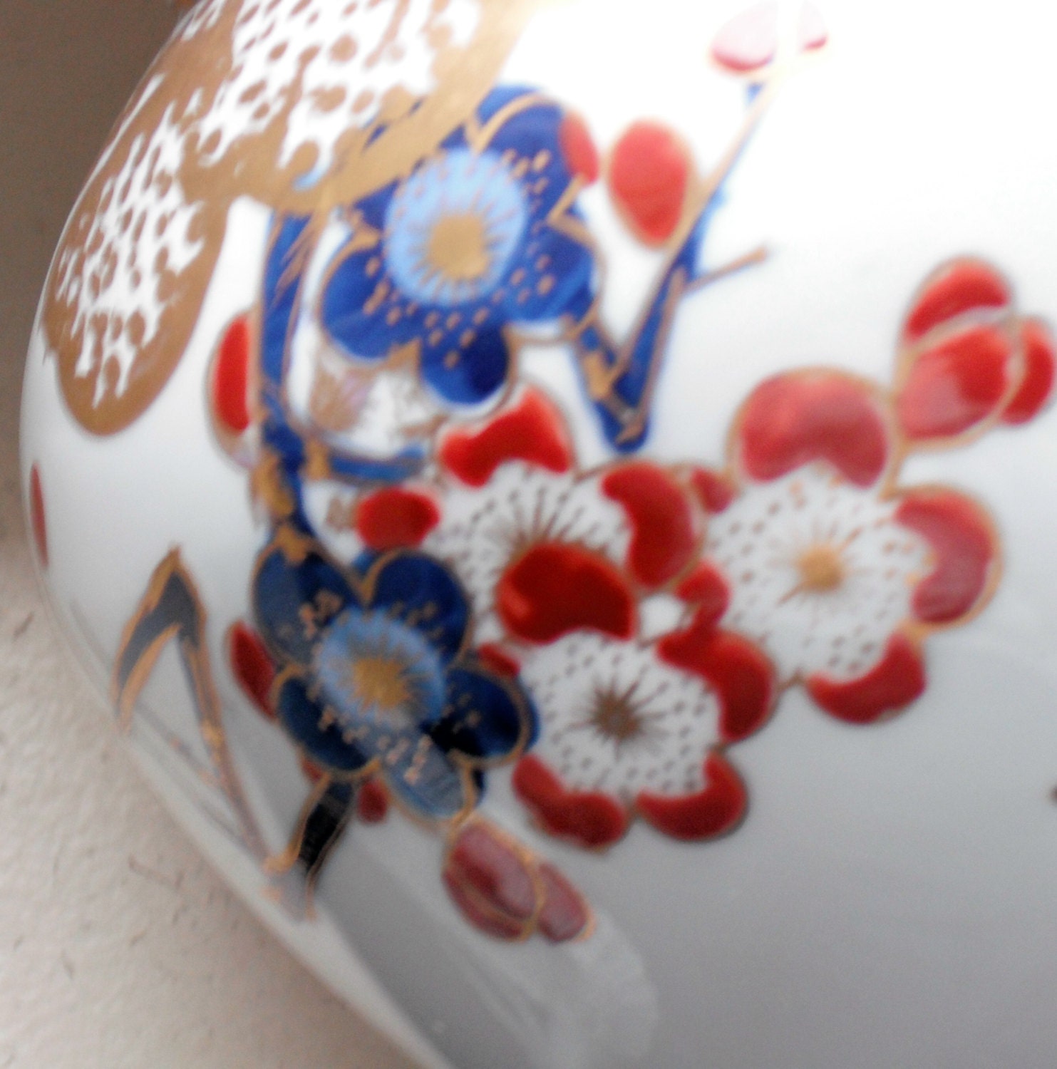 GOLD IMARI VASE Hand Painted Great Decorating by SecondhandNel