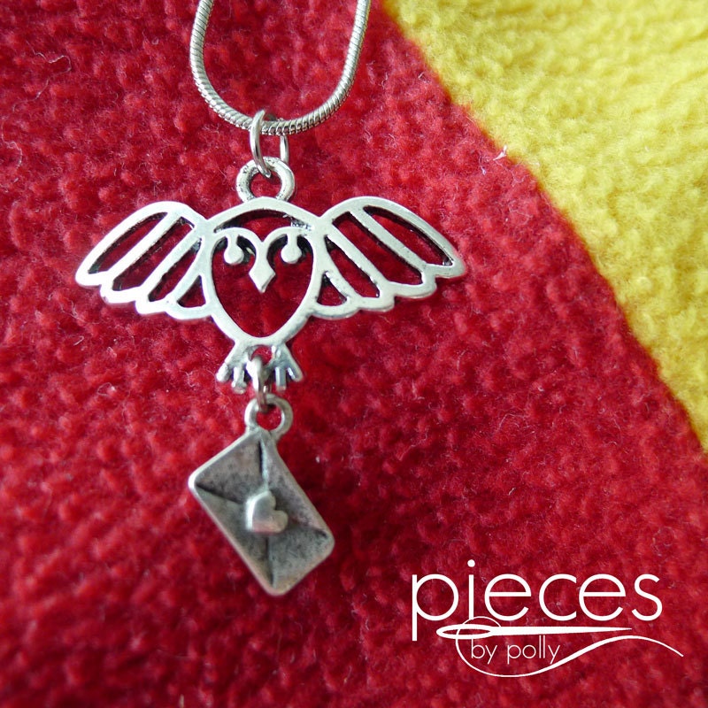 Hedwig Owl Post Pendant Necklace - Perfect for Harry Potter Fans