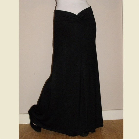 Black Maxi Skirt with V Shaped Waistband Size Small