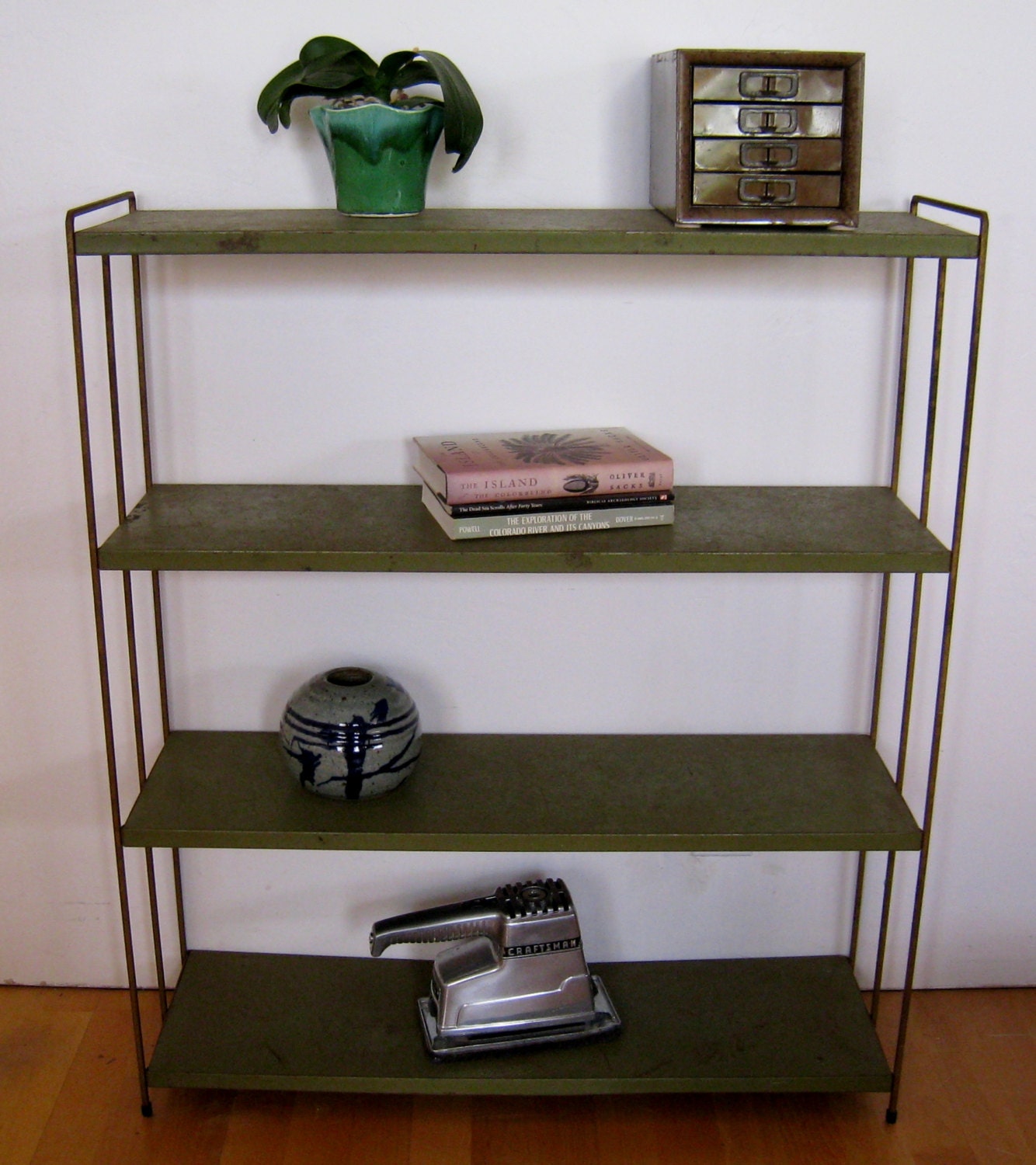 Mid Century modern metal bookcase vintage fifties industrial chic Knoll, Eames era