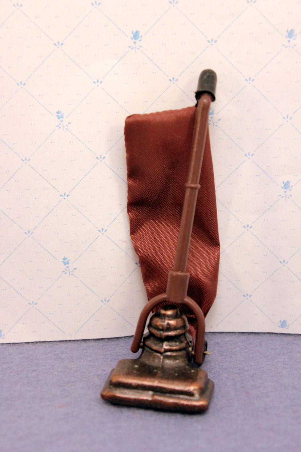 dollhouse vacuum cleaner