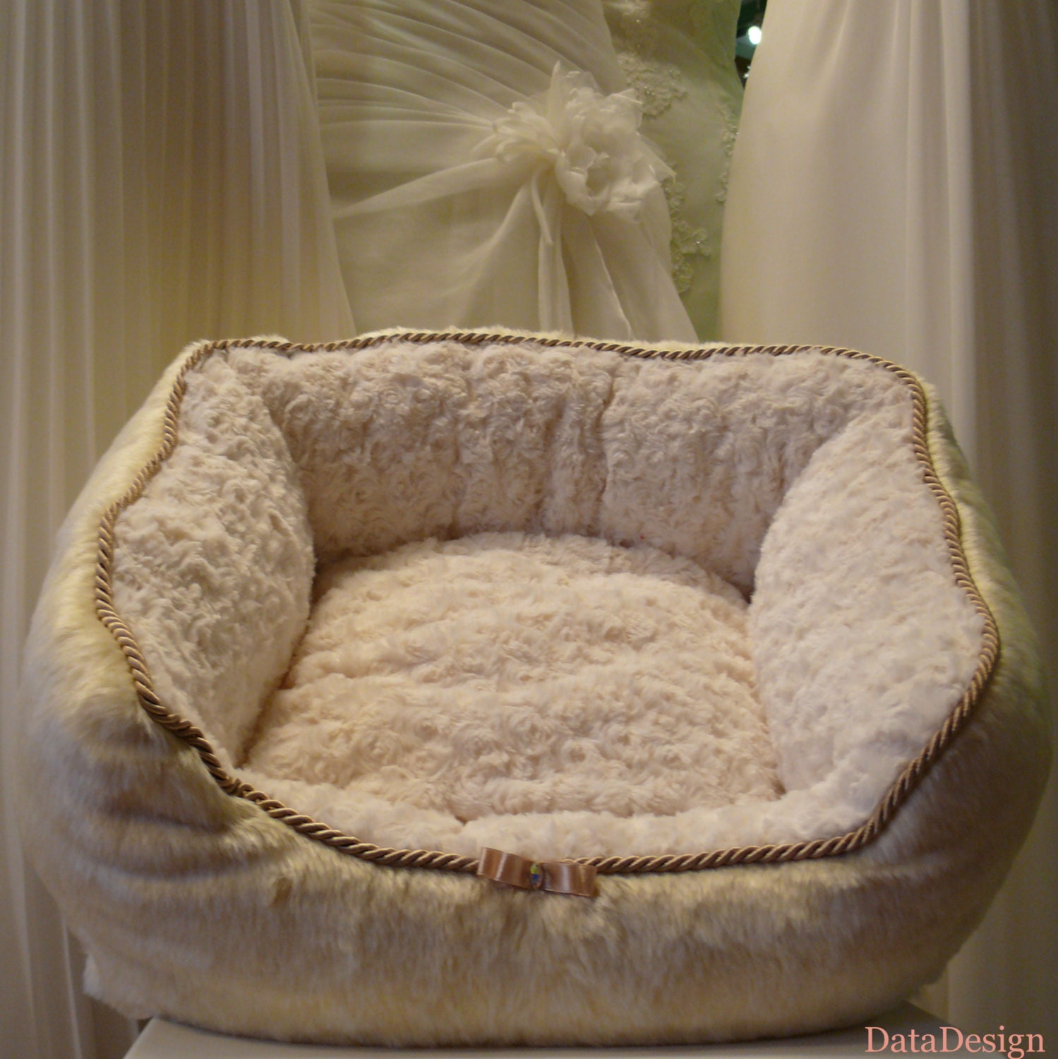 Cream Wedding Doggie Bed Faux Fur and  Soft Cream Minky Fur Yorkie Maltese Chihuahua - DataDesignBoutique