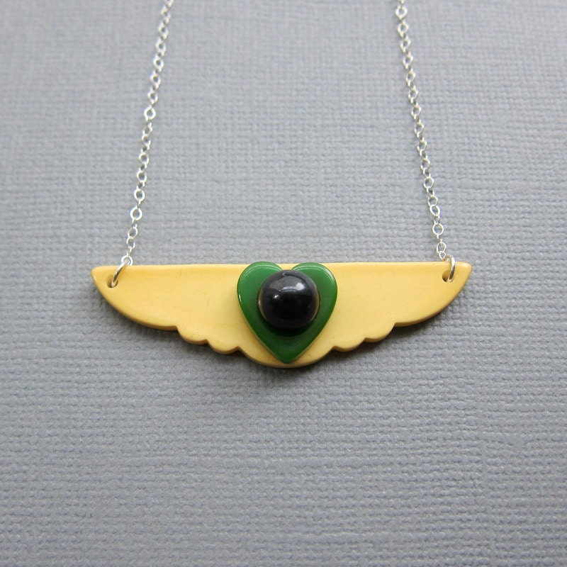 Vintage Bakelite Necklace. Wings