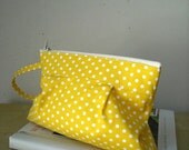 Parenthetical in deep - Dot in Yellow