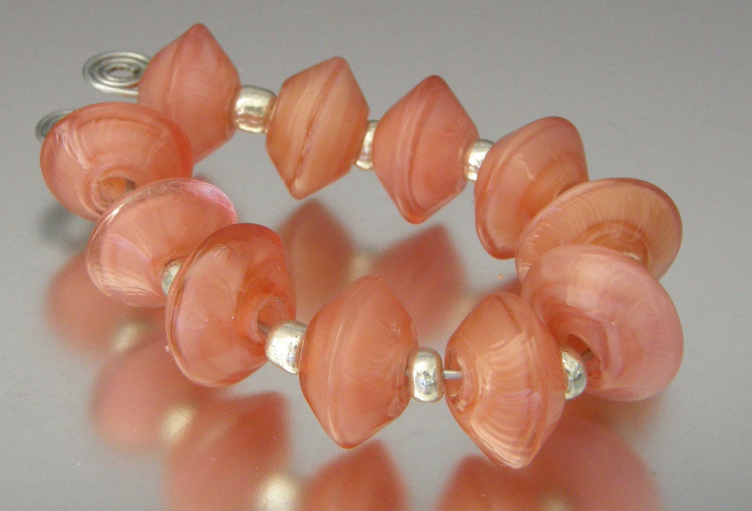 KILLERBEEDZ1 - Just Peachy - 12 Lampwork Beads