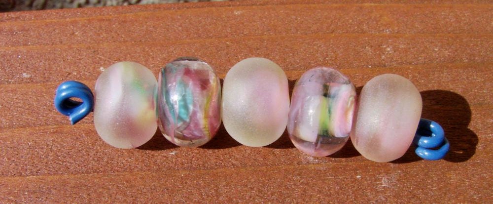 5 Pink Frit Lampwork Beads SRAF34