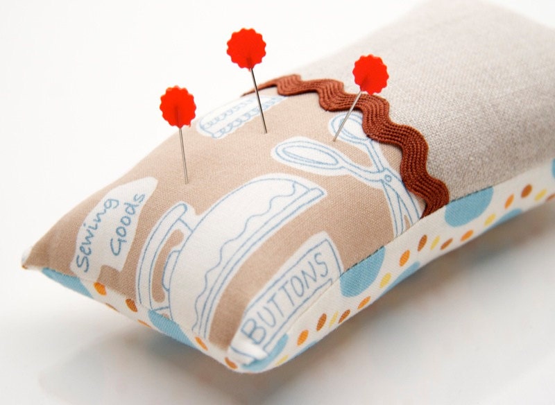 Linen pincushion, kawaii pincushion, Japanese fabric, ric rac, natural linen and polka dots