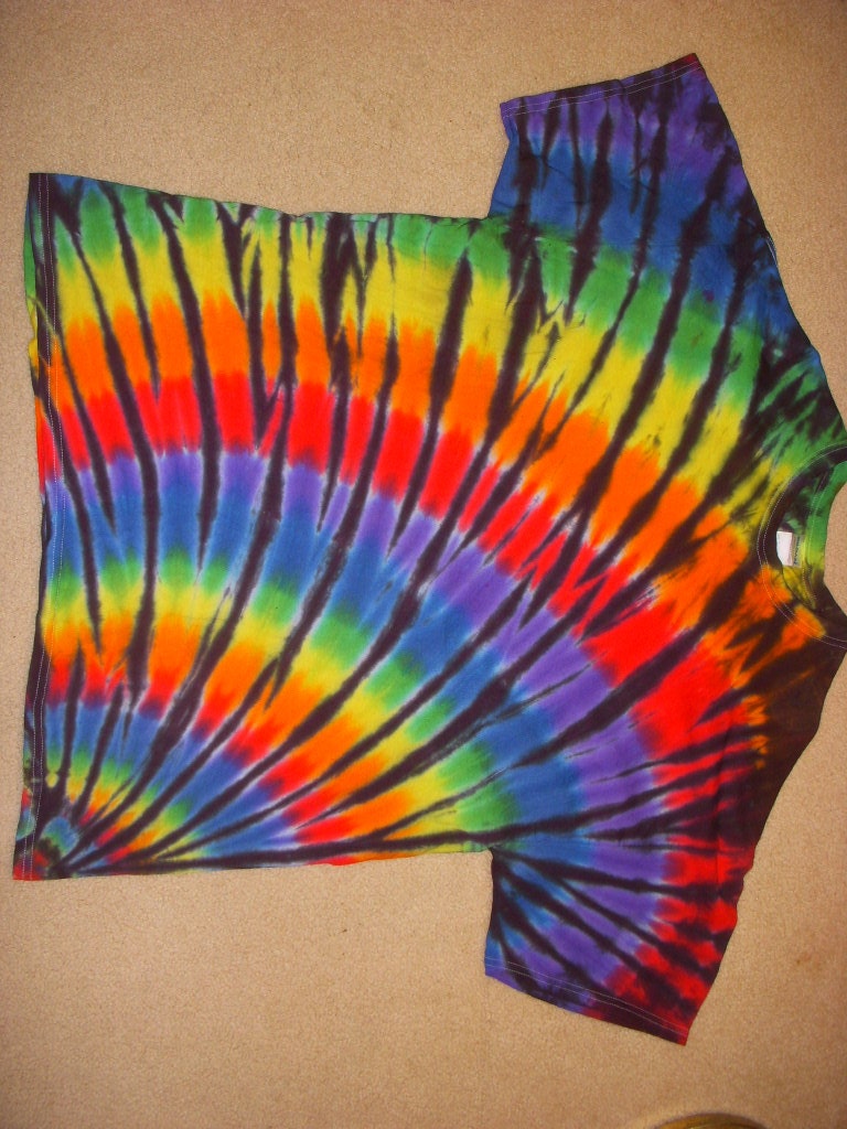 2X tie dye t-shirt, fan design with blackl, 2XL