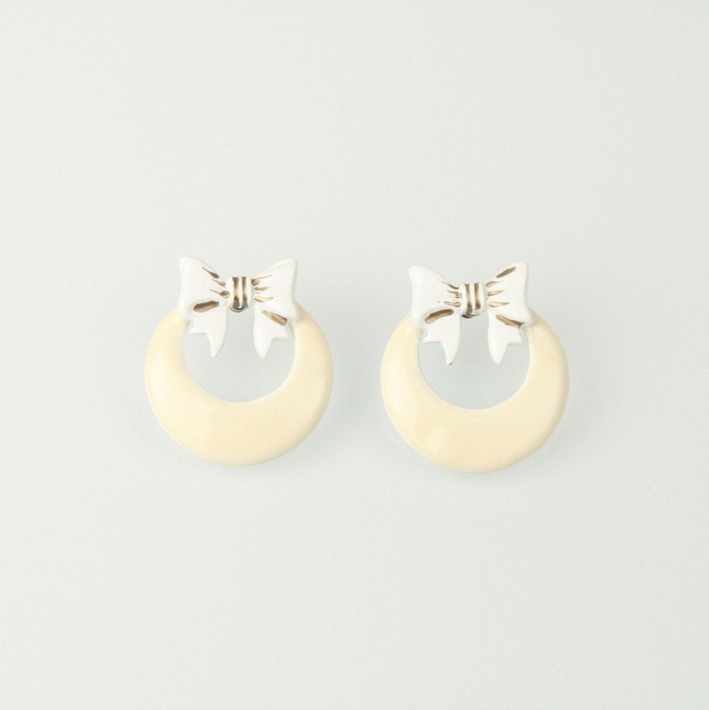 Bow Circle Bridal Cream White Enamel Earrings