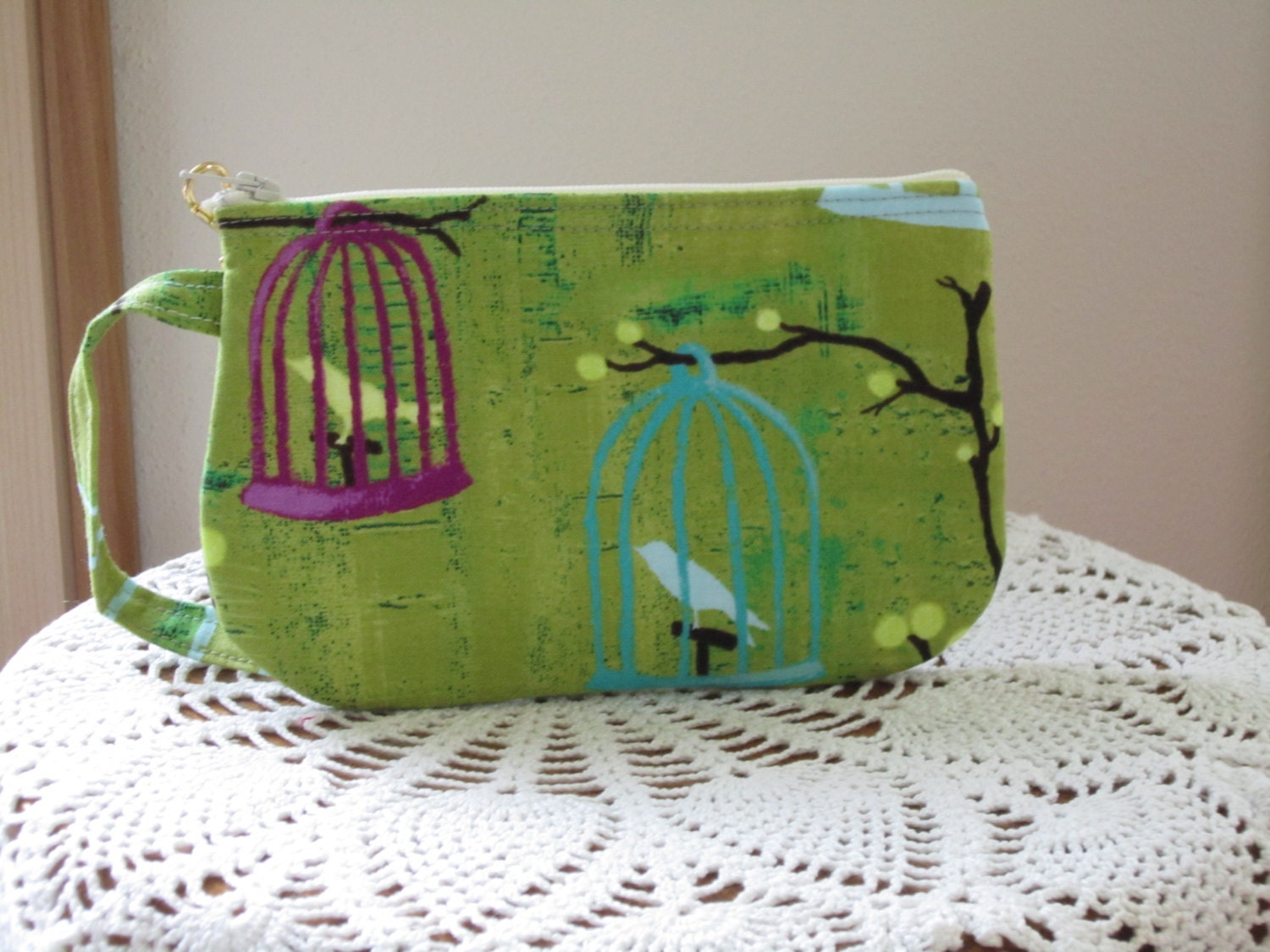 Wristlet Zipper Clutch Gadget Pouch Purse in Hanging Cages