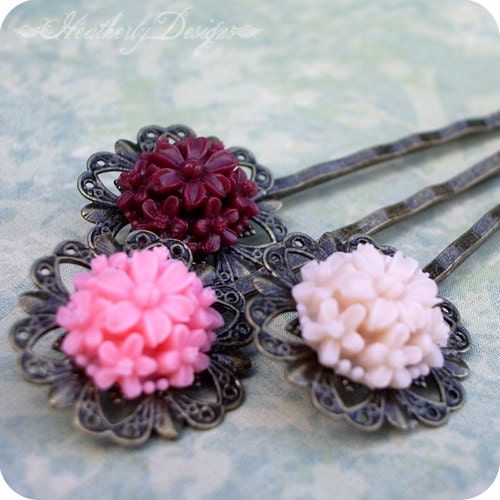 Flora Cluster Wine: detailed flower and antiqued brass filigree hair bobby pins set