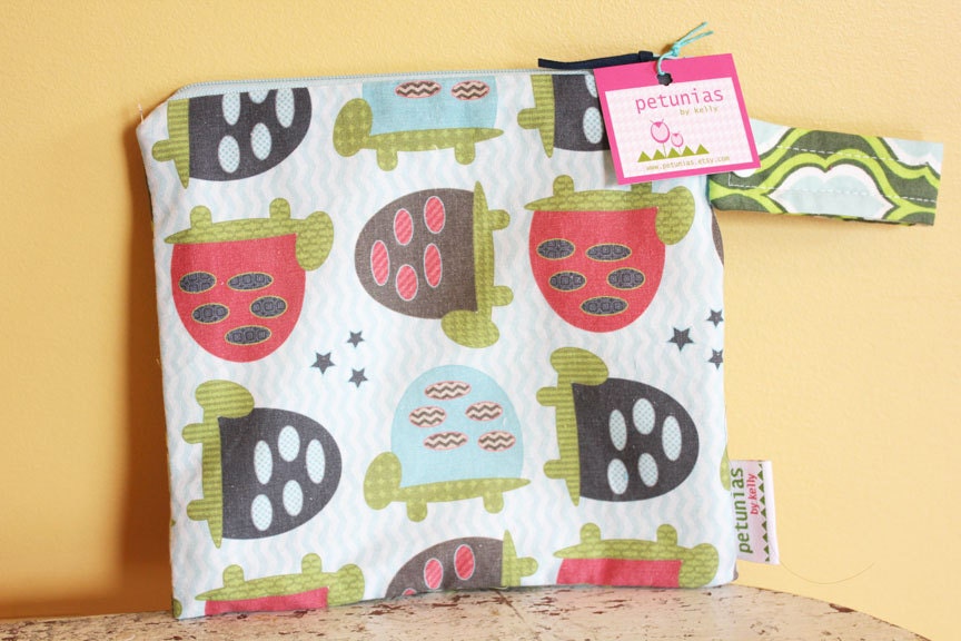 The Turtle ICKY Bag petite - WETBAG - wet bag waterproof gym sports cloth diaper pouch zipper snap handle baby gift gear