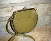 LITTLE OLIVE - vintage 1960s small mod go go shoulder bag