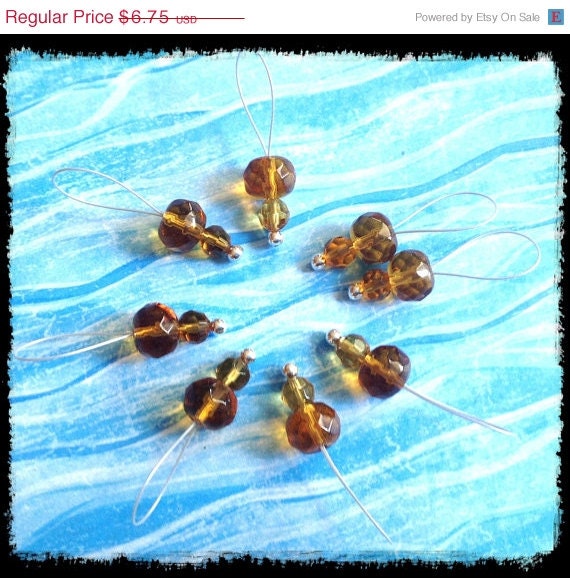 Spring Clearance Sale Snag Free Stitch Markers Large Set of 8 - Amber Facetted Glass - N40 - Fits up to size US 17 (12.75) Knitting Needle