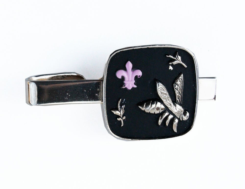 Honey Bee and Fleur-de-lis Vintage Tie Clip- Powder Pink, Black, and Silvertone 1960s