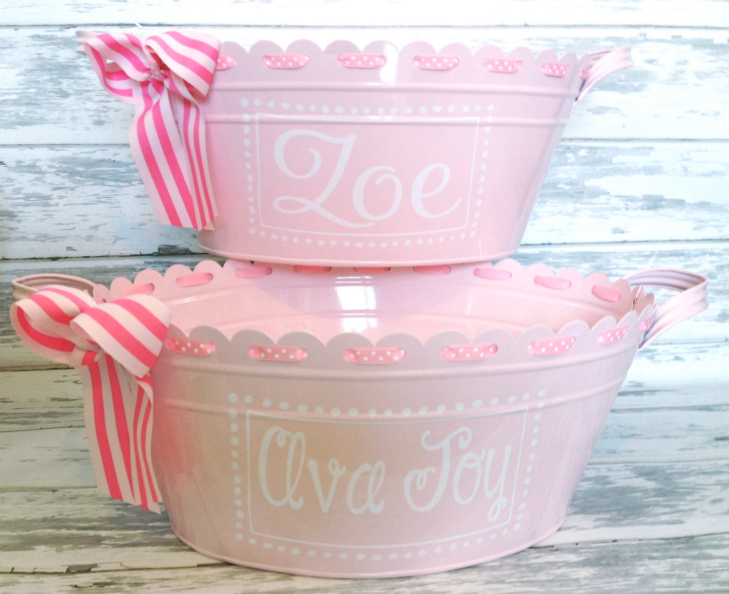 Personalized Monogrammed Scalloped Ribbon Oval Tub