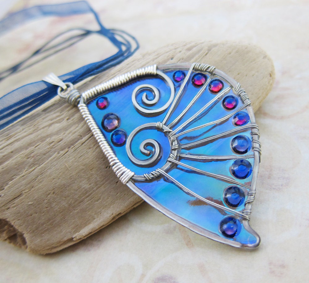 Sihaya Designs Faery Wing Necklace - The Sluagh- Iridescent Fairy Wing Jewelry