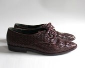 shoes 6 or 6.5 dark brown woven leather oxfords. 80s Pappagallo. high quality.
