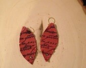 Leather Featherlight dark coral earrings