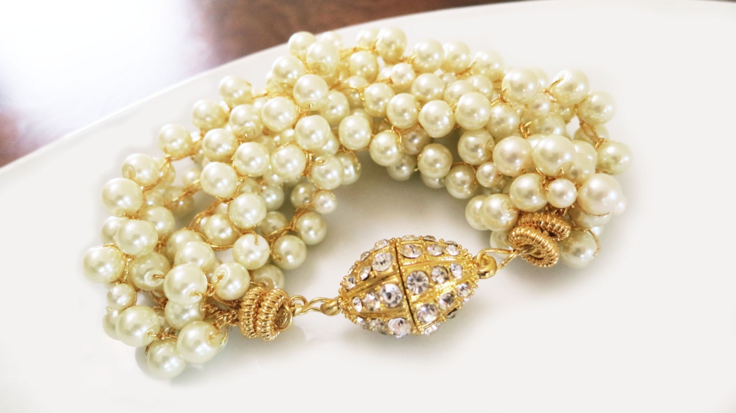 Wedding Pearl Bracelet in Gold Vintage Style,  Bridal Bracelet with Rhinestone - Crystallized Cream Pearls