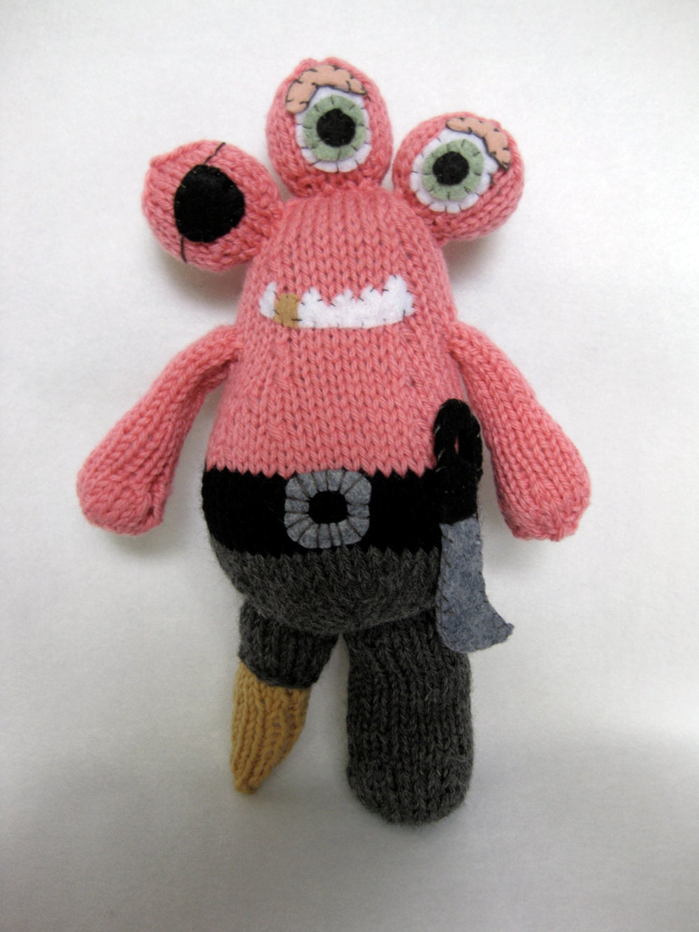 Peg the Pirate Knitting Pattern