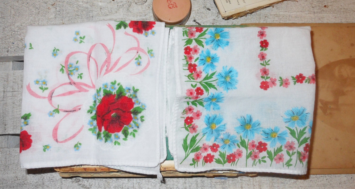 Vintageset of two  Ladies Hanky floral bouquet spring burst of flowers bouquet Hankerchief