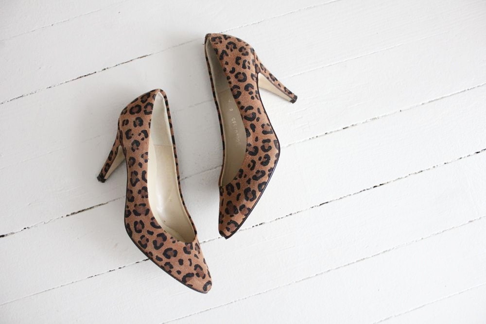 vintage leopard heels / leopard print heels / leopard heels size 6 - allencompany