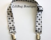 LiliBug Black White and Grey Adjustable Nursing and Bib Clip