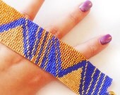 Pyramid Lovers Glass Bracelet in Gold and Blue