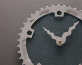 bicycle clock - modern gray