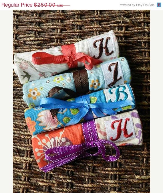 25% OFF Bridal Sale Set of 5 Bridal/Hostess Gift/Favor Quilted Travel Jewelry Roll with Monogram - Create your own