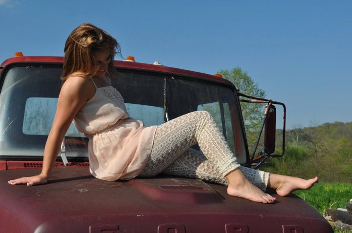 Code NEW15 for l5% off-MATERNITY- Romantic Lace Leggings with Ruffle- Creamy tea stained Color