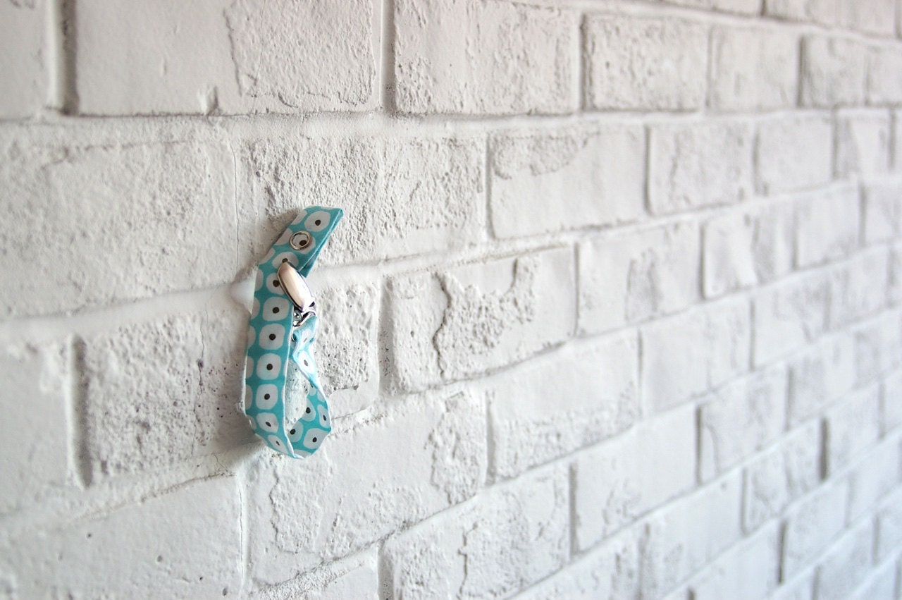 pacifier clip, in turquoise.