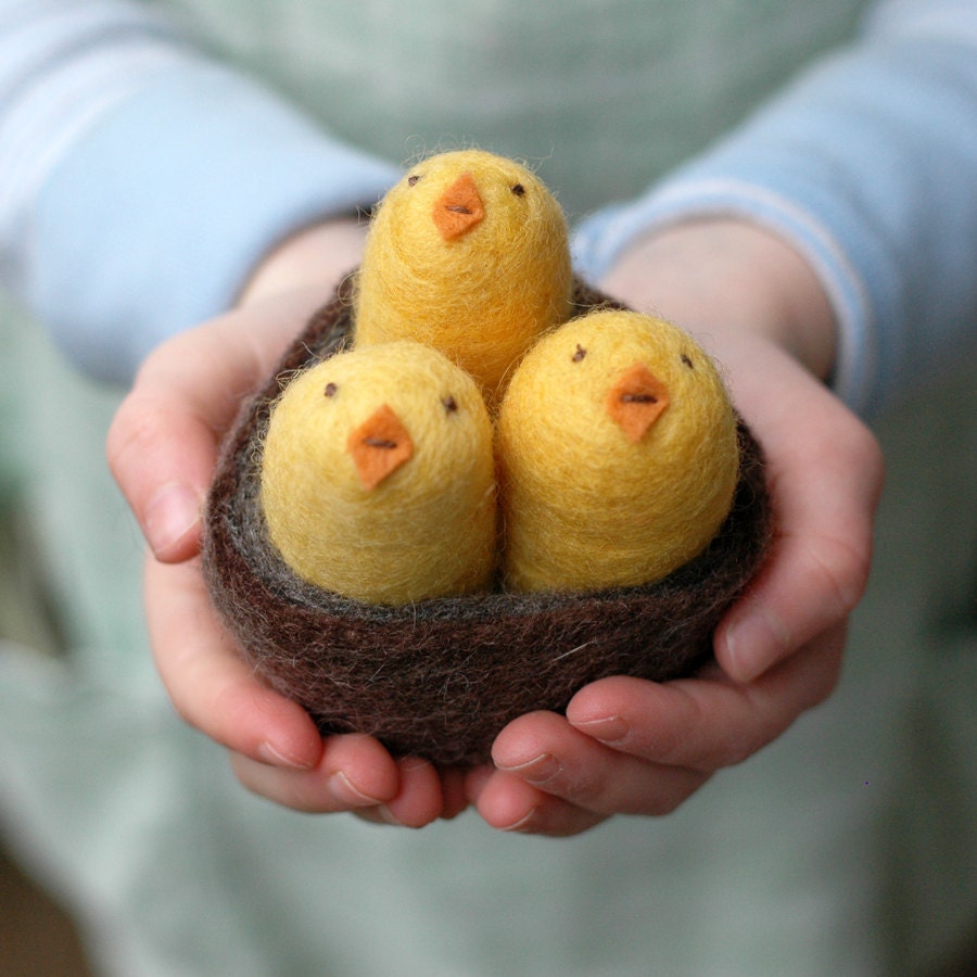 Baby Birds in a Nest - Felted Natural Toy in Yellow