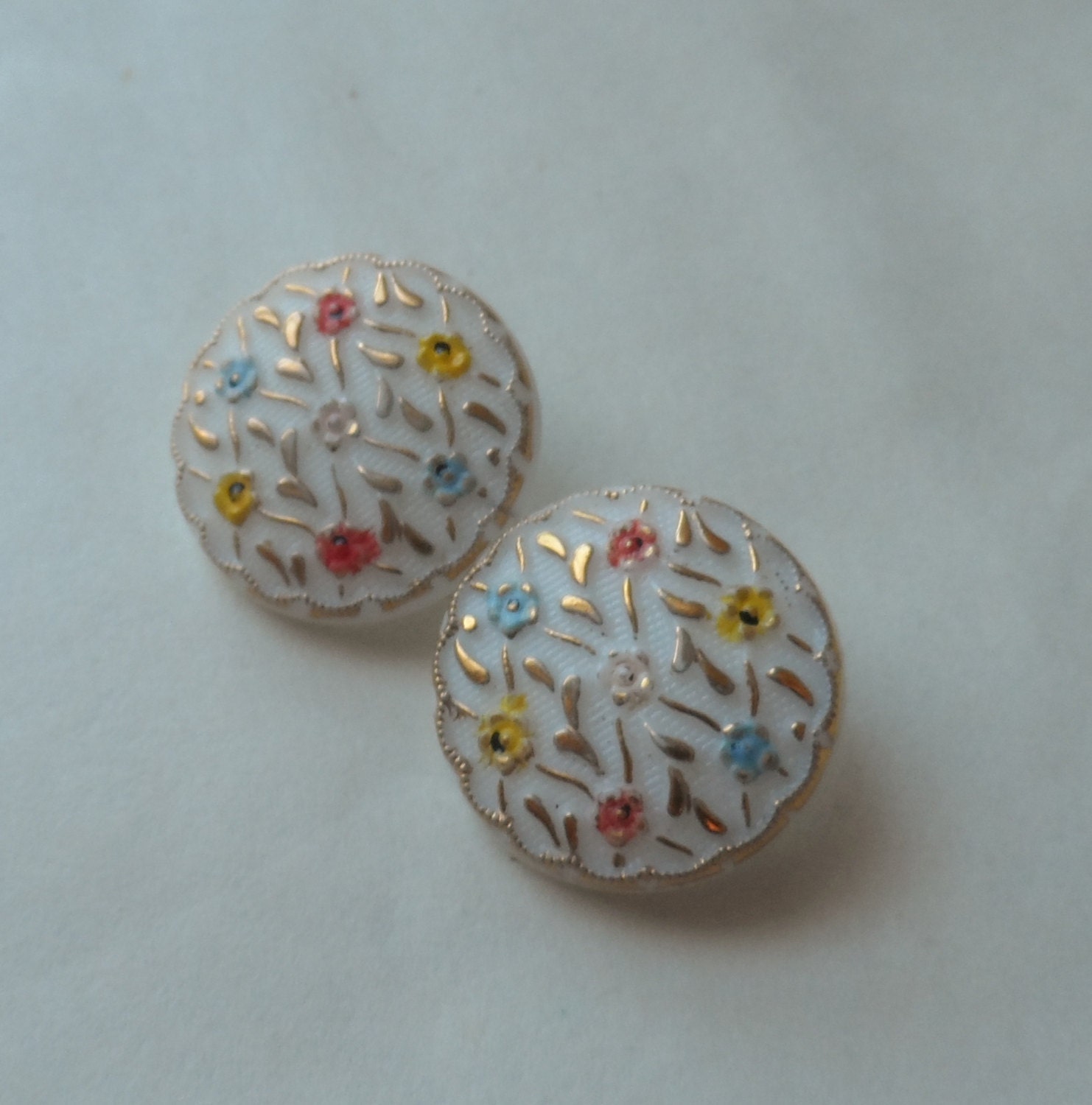 2- 18mm Vintage Glass Buttons- Flower Garden