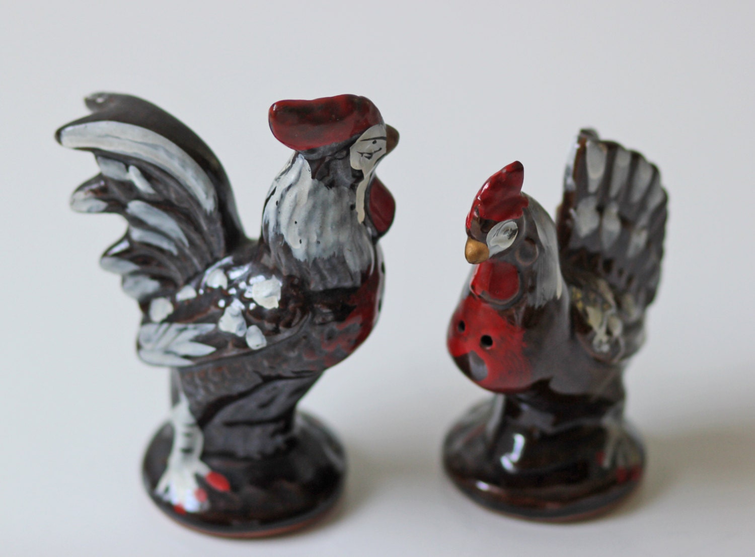 set of roosters salt and pepper shakers animal figures Japan