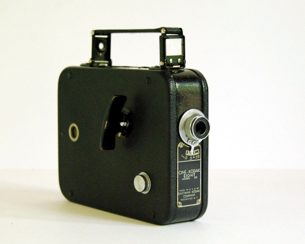 1930s 8mm Movie Camera Cine-Kodak Eight (8) Model 20 Vintage Electronics Black