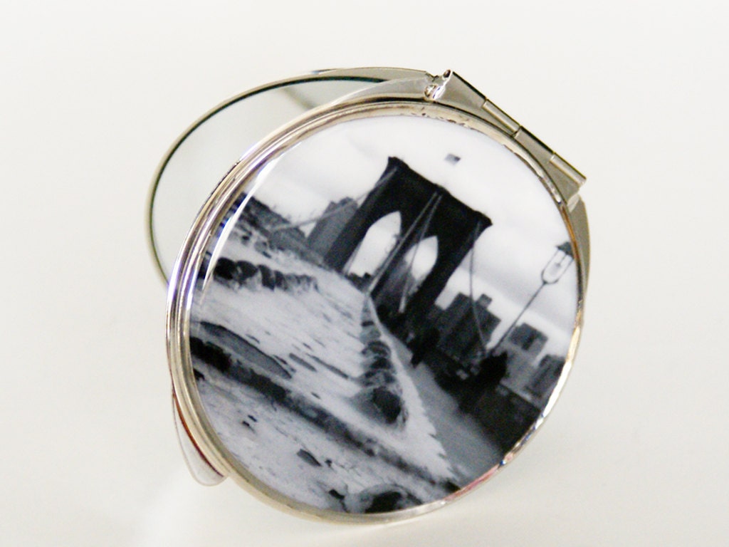 Compact Mirror, Makeup Mirror, Brooklyn Bridge Black and White Compact Mirror, NYC Mirror, Bridesmaid Gifts
