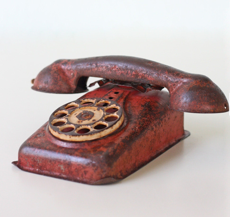 Vintage Toy Phone - bellalulu